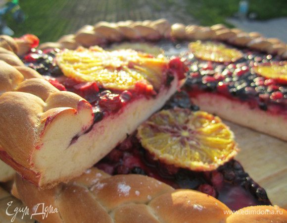 После приготовления немного остудить. Разрезать.