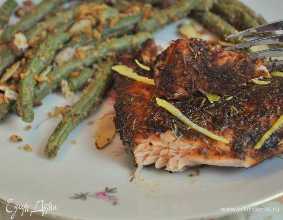 Выпекать примерно 10-15мин.Или проверяйте вилкой,если легко отделяется,ваша рыбка готова!