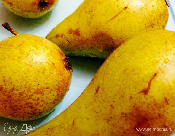 Приготовить грушевую начинку,груши вымыть,удалить сердцевину.