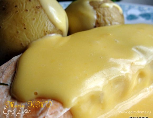 Когда масло полностью растворилось, смешалось в однородную массу с желтками, снять с огня. И влить 2 ст.л. сливок, посолить. Готово!