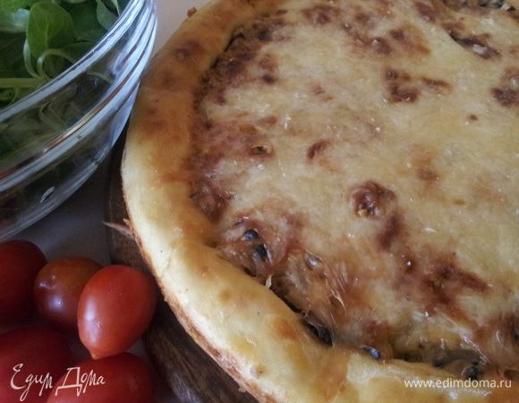 Вынуть пирог. Подавать с салатом из салатного микса и свежими овощами. 
Приятного аппетита!!!