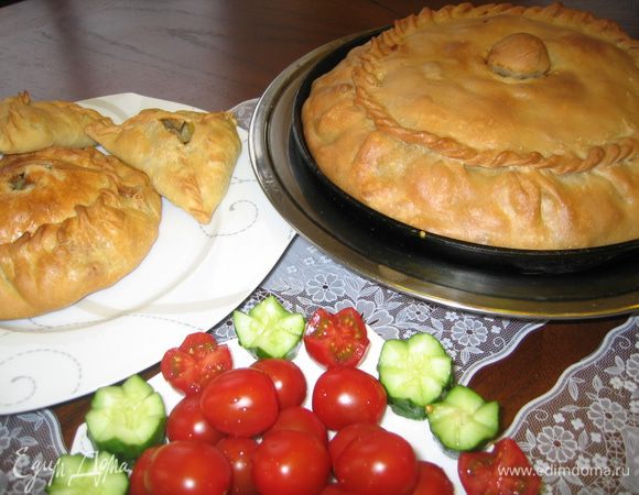 Выпечка получается очень сочной, откусив треугольник или элеш, можно выпивать образованный внутри ароматный бульон. Попробуйте обязательно...приятного аппетита Вам!