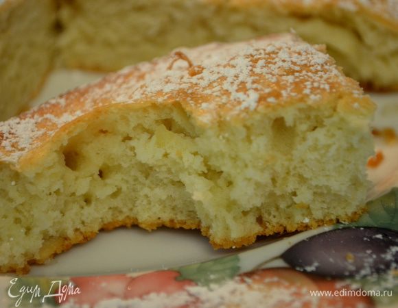 Кекс получается невысоким, структура у него воздушная.