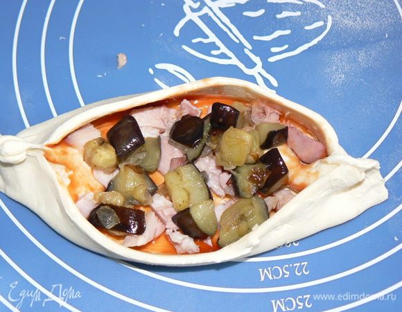 обжаренные с луком баклажаны..