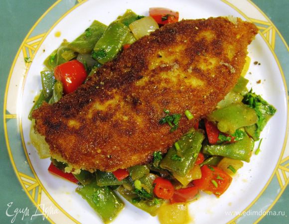 Подавайте грудки с любимым гарниром или моим из предыдущего рецепта из стручковой фасоли с острым и сладким перцами.