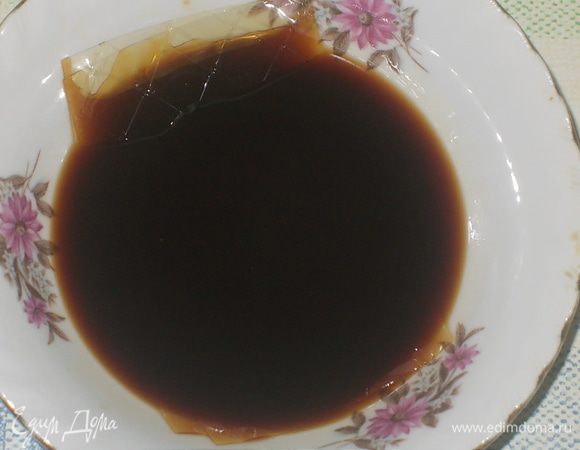 в остуженный кофе добавить желатин,