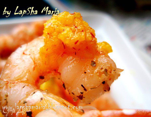 Креветки надо макать в соус и наслаждаться) Будьте осторожны, соус довольно ядреный и не забывайте, что в нем чеснок) Приятного аппетита!