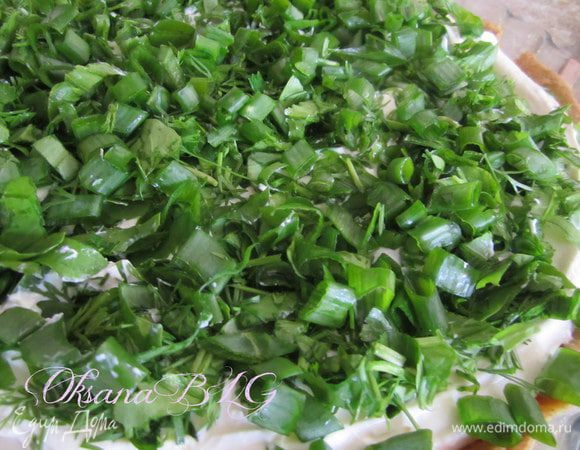 Выложить на творог.