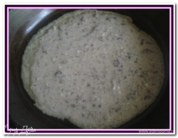 Жарить блины на растительном масле с двух сторон до золотистого цвета.

