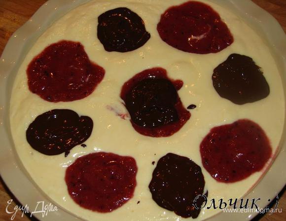 Выкладываем шоколад на суфле.