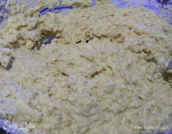 Получается густое тесто.
