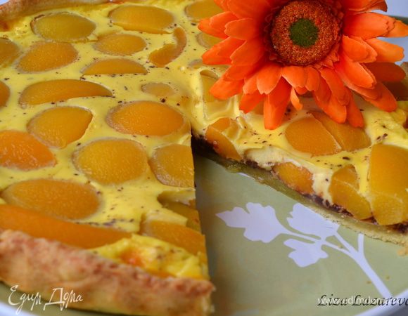 Готовый тарт остудить ,а затем извлечь из формы. 