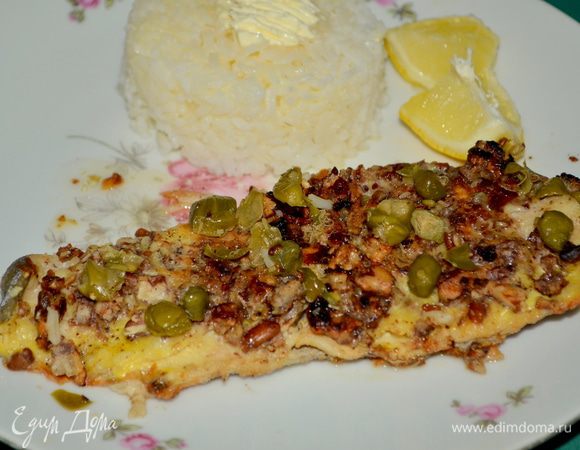 Подаем соус поверх нашей форели.