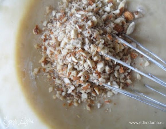 Добавьте орехи,хорошо перемешайте.
