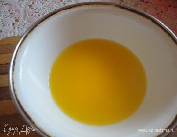 Маргарин растопить, остудить.