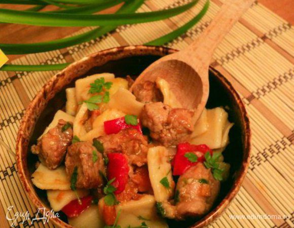 Подавать душенину, посыпав нарезанной зеленью петрушки. Приятного аппетита!