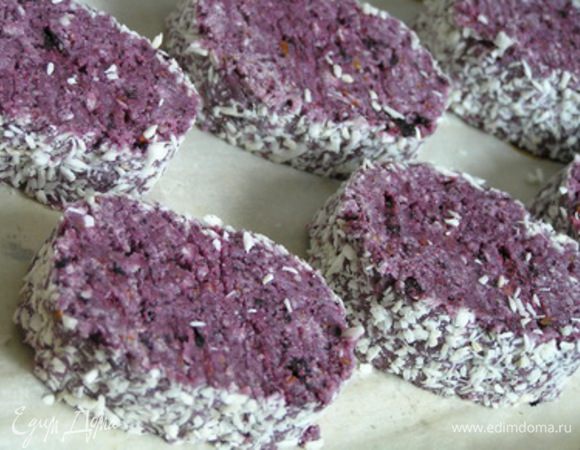 Выпекать 15 минут при 180*С. Если передержать - цвет потускнеет. Поэтому следите внимательно. 