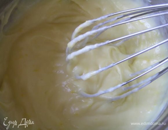 пока смесь не загустеет. Снять с огня,