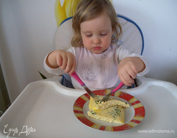 Подать на стол с приборами :-)