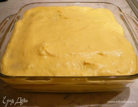 Выкладываем оставшийся крем.
