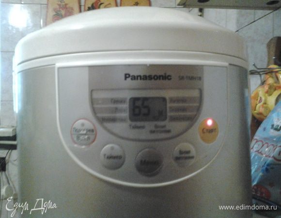 Установить режим "Выпечка" на 65 минут, в процессе выпечки крышку ни в коем случае не открывать!