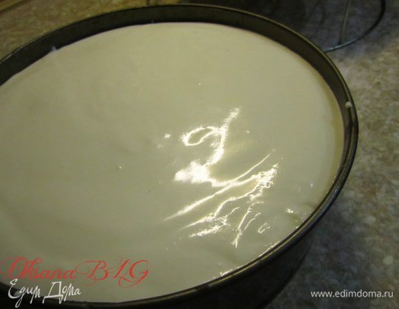 Оставшимся суфле. Поставить на 3-5 минут в холодильник чтобы суфле схватилось.