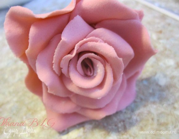 Роза по МК http://www.edimdoma.ru/retsepty/21998-rozy-iz-mastiki