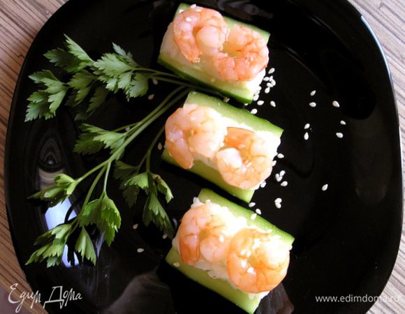 Подавать, посыпав кунжутом. Приятного аппетита! :)