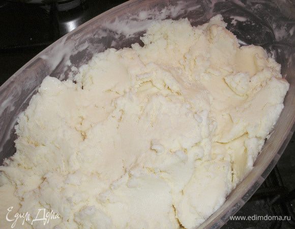 Через 5–6 часов мороженое готово.