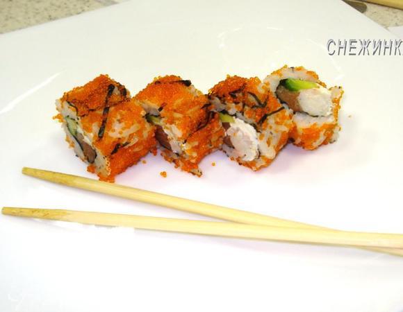 Подаем с соевым соусом и маринованным имбирем! Итадакимас! (что в переводе с японского – Приятного аппетита!:))