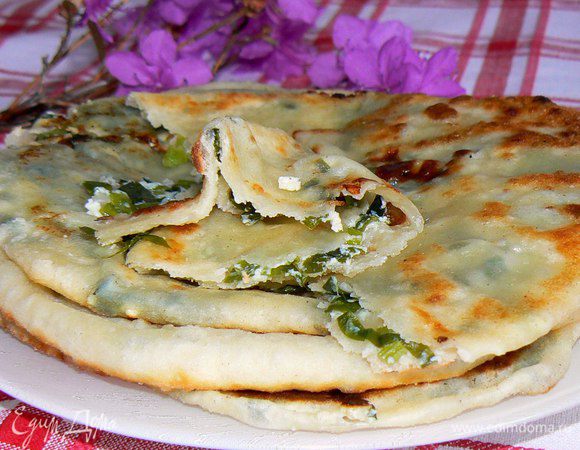 Приятного аппетита!Нам очень понравилось есть эти лепешки горяченькими со сметаной!