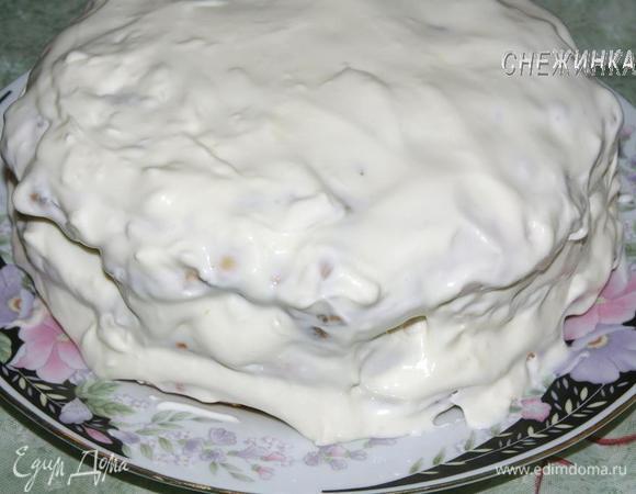 Так повторяем слои. Сверху хорошо обмазываем оставшимся кремом.