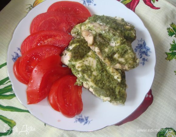 Вот что у нас получилось. В принципе, это уже может быть вариунатом быстрого ужина. Грудка получается совершенно не сухая, очень нежная и ароматная