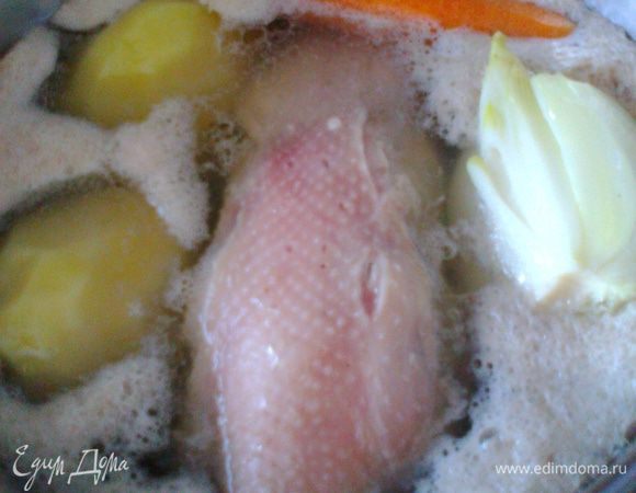 Снимаем пену при закипании.