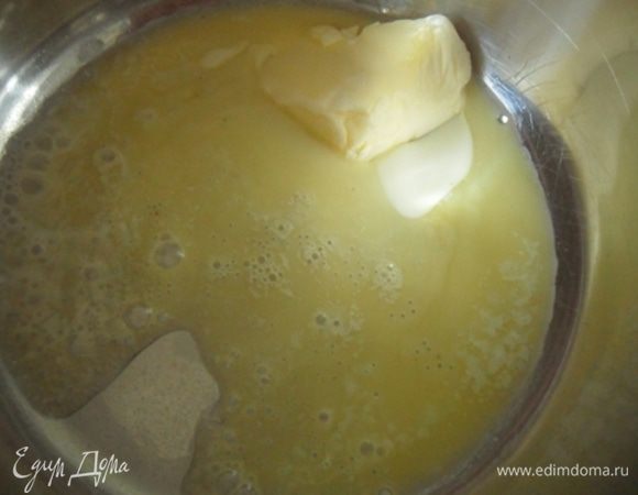 Растопить в сотейнике 40 гр сливочного масла.