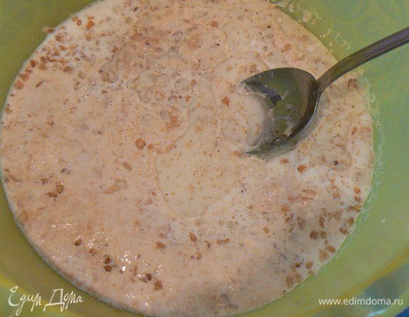 Затем добавить растительное масло и муку.