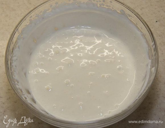 Взбиваем всю сметану (и ту что для куриного мусса и ту, что для сырного)