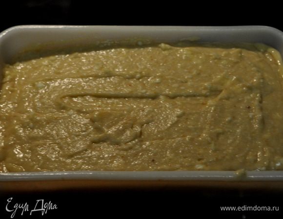 Вылить все в готовую форму и поставить выпекать на 45-50мин.
