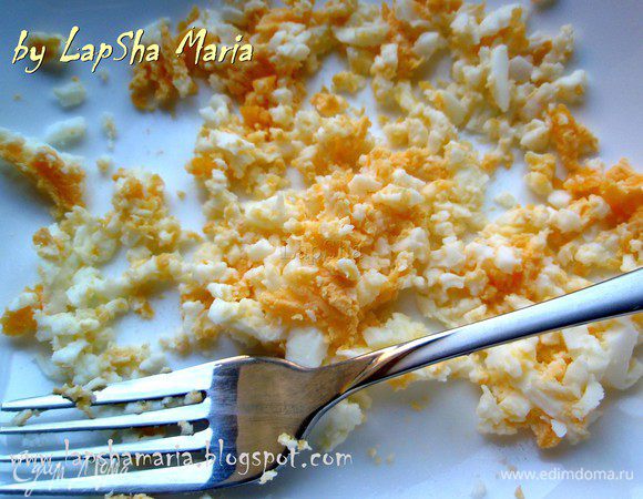 Я отдельно храню в холодильнике отвар и непосредственно основу супа. Хранится все довольно долго за счет уксуса, так что можно сделать много.