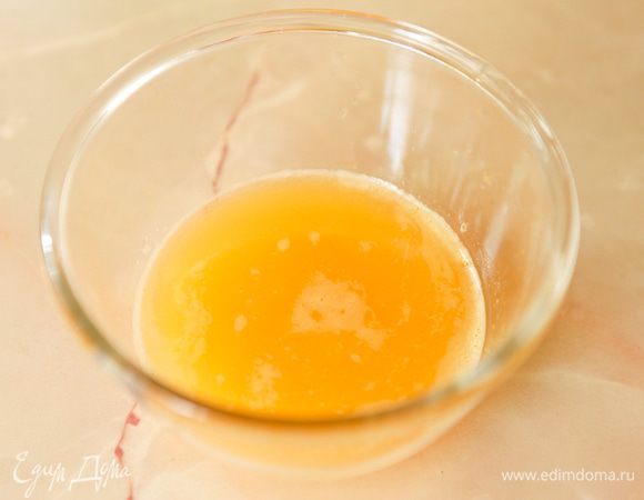 Выжать сок из апельсина