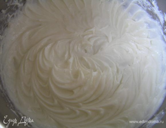 Мороженое с маскарпоне. Маскарпоне взбить с сахаром и лимонным соком, 