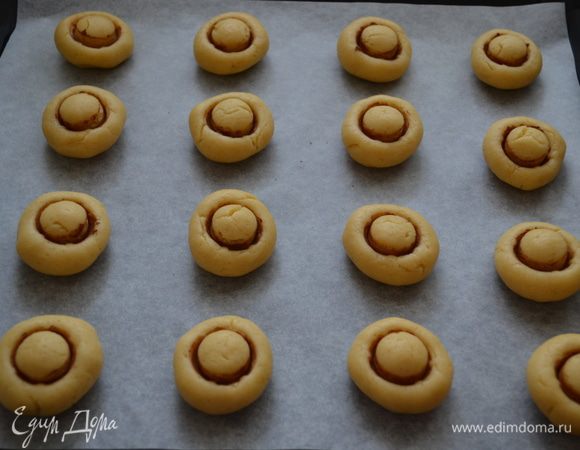 Вот такие у нас получились заготовки. Выпекать при 190 гр 15-20 мин.