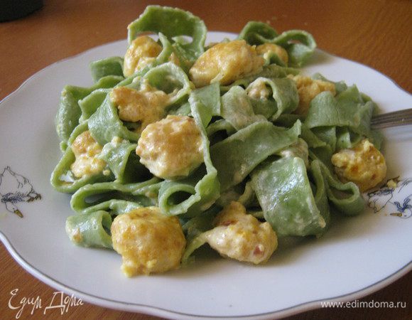 Выкладываем тальятелле в соус с тефтельками,и прогреваем пару-тройку минут,чтобы наши тальятелле пропитались соусом.
Очень вкусные тальятелле "Мимоза"готовы!:)
Приятного аппетита!;)
