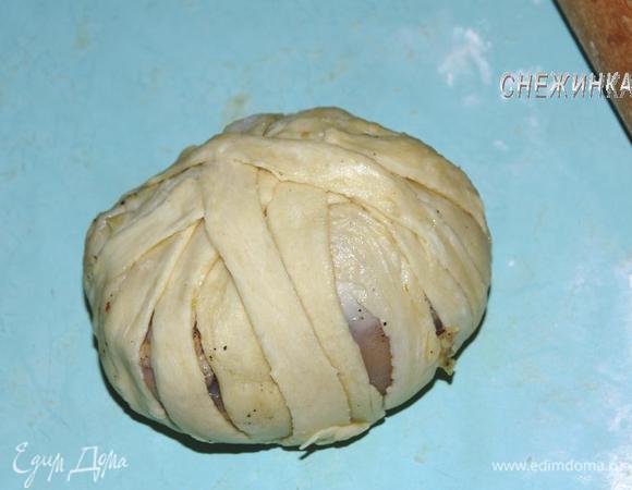 Наматываем полоску на филе, как будто Вы заматываете клубок. Не забывайте про второй шарик))