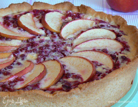 выпекайте пирог в духовке при 200С 30-35 минут. Остудить.Вытащить из формы.