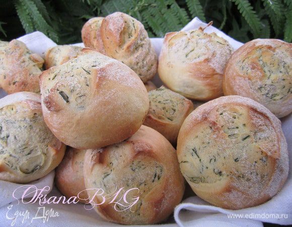 Выпекать в разогретой духовке (180 градусов) 15-20 минут, до красивого золотистого цвета.