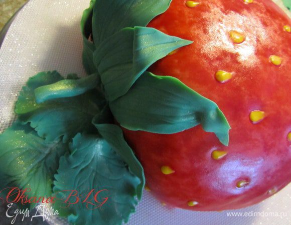 Добавить листики и цветочки.