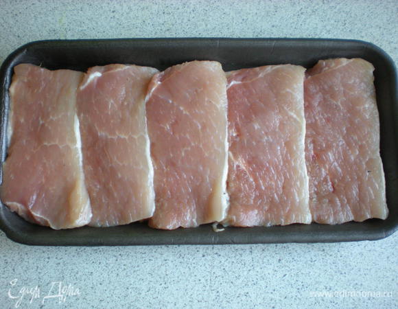 Мясо вымыть, обсушить.