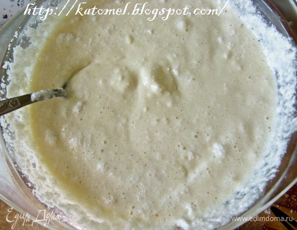 Вторую половину ввести в творожну начинку. 