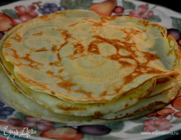 Разогреем сковороду и выложим 2 стол.л слив.масла.Затем готовое тесто выливаем порционно.Жарим с обеих сторон.Так с каждой порцией.